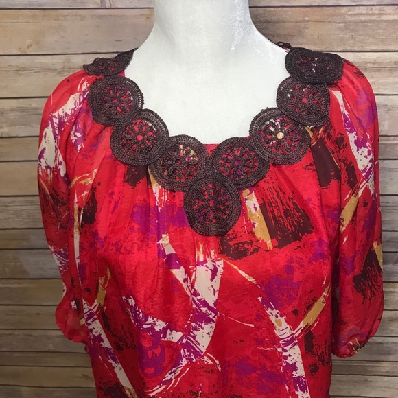 Women’s Top - Picture 4 of 6